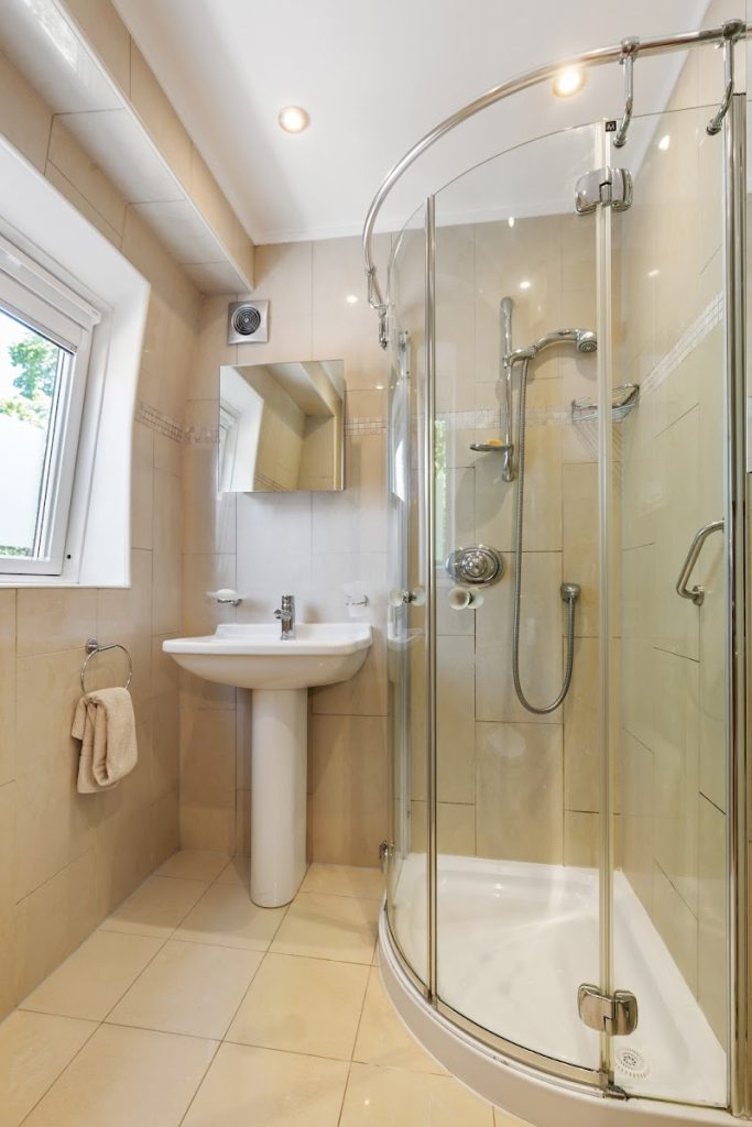 59 Herbert Lane Dublin 2 house for sale - bathroom 2