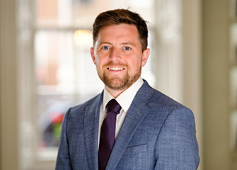 Website Headshot - Simon Hollywood