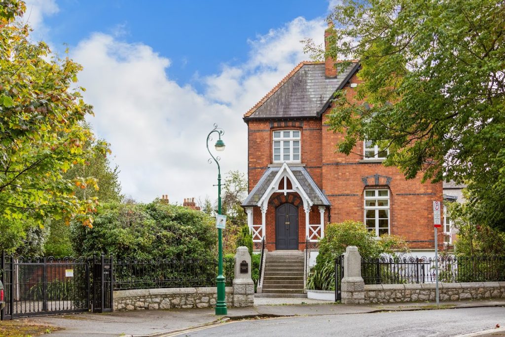 Dublin Period Homes: From Queen Anne to Georgian to The Edwardian Era