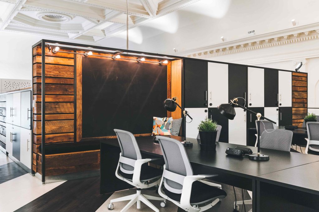24 Pearse Street, Dublin 2 - Mezzanine Resident Desks