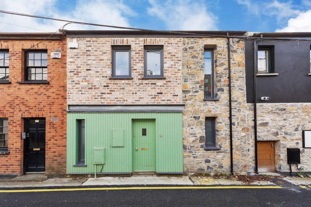 No. 35 Herbert Lane, mews, 2 beds, Rental income