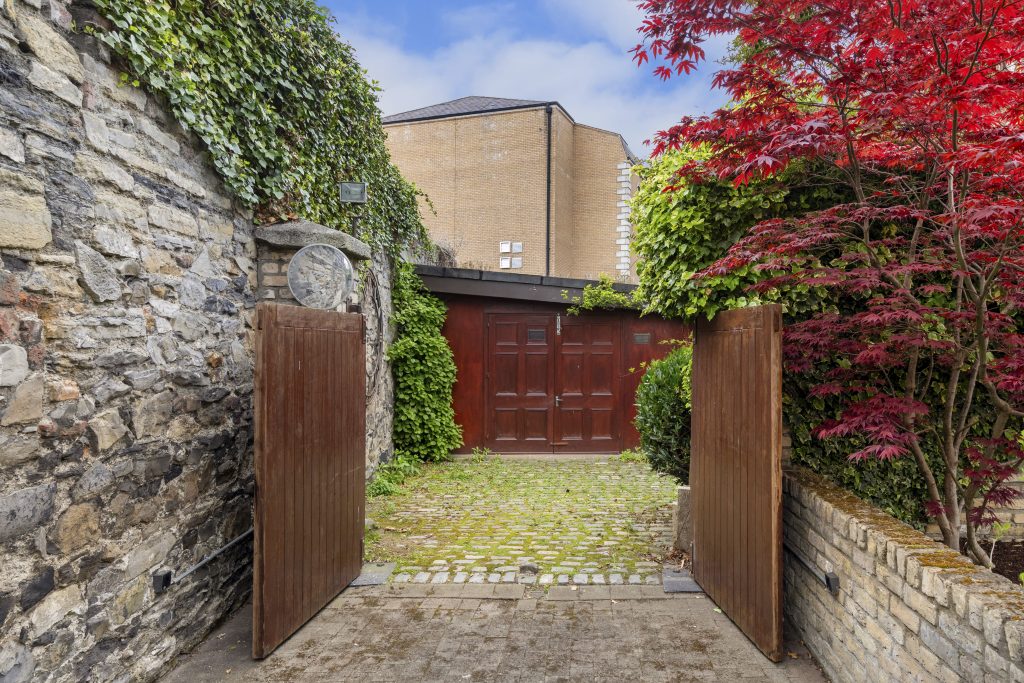2 Harcourt Terrace, Dublin 2